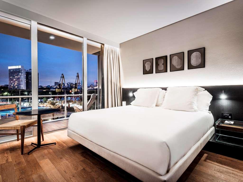 Sls Buenos Aires Puerto Madero Hotel Room photo A bedroom at the London Edition